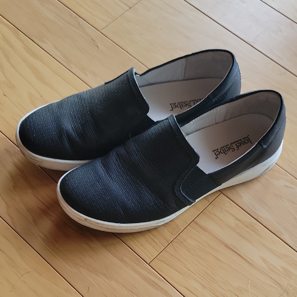 Josef Seibel Black Loafers Sleek Slip-On Design